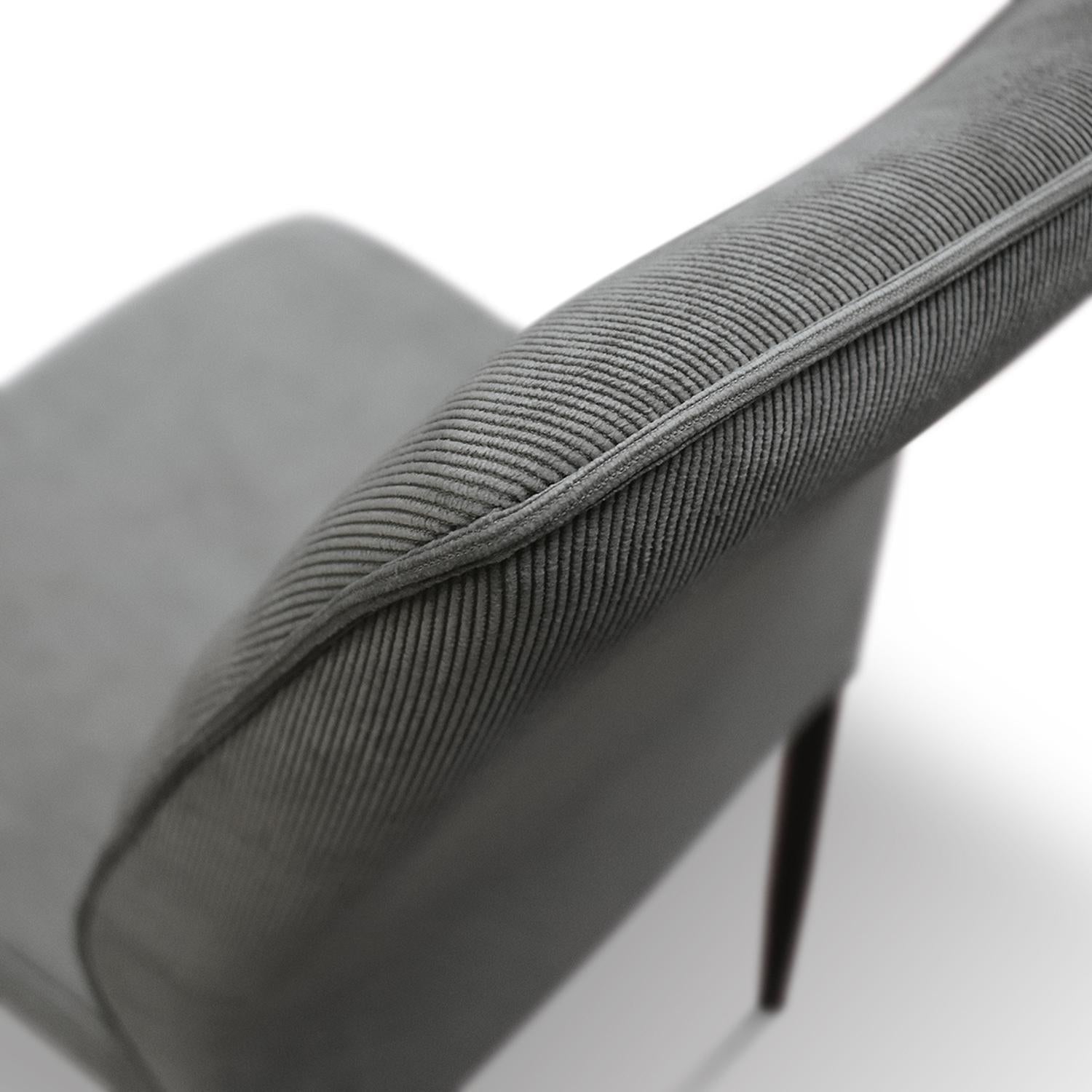 set di 4 sedie lubiana in tessuto grigio e gambe in metallo nero opaco, ideale per cucina, sala da pranzo o studio