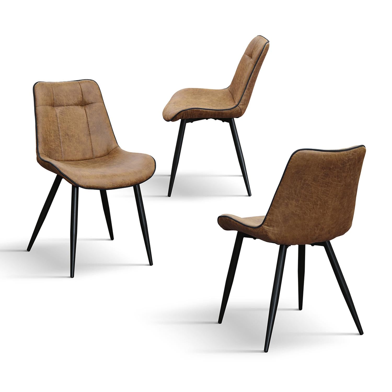 set di 4 sedie bruxelles in ecopelle cammello e gambe in metallo nero, vista ambientata attorno a un tavolo da pranzo