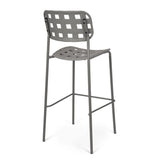 set di 4 sgabelli clover in polipropilene grigio e struttura acciaio, impilabili, dettaglio della struttura resistente agli...