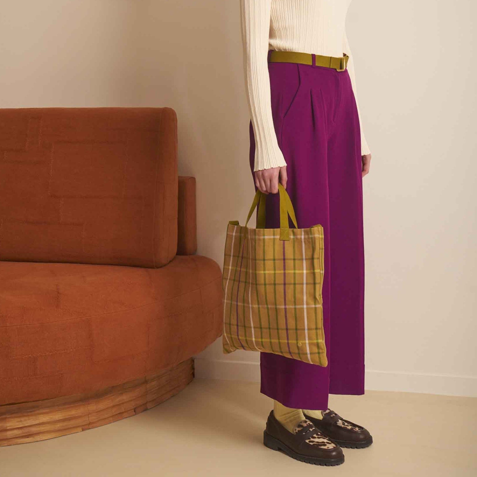 sacco citta scotty marrone, colore marrone, taglia 38 x 38. compatta ma capiente, perfetta per ogni esigenza urbana