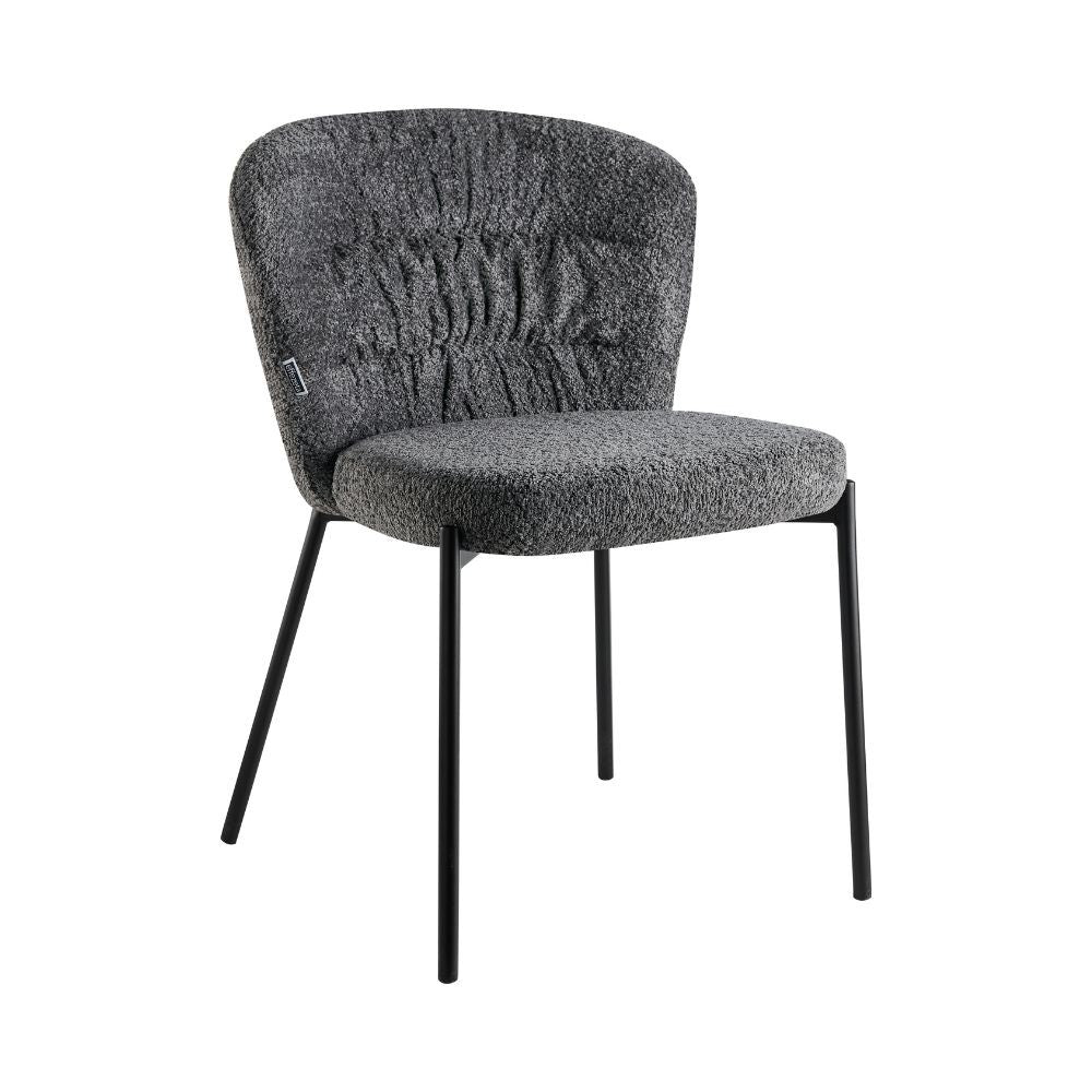 sedia imbottita cami in tessuto teddy grigio, dettaglio dell’imbottitura morbida e confortevole