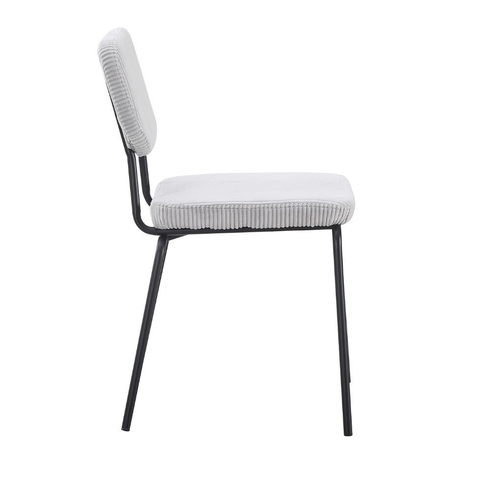 sedia juno in tessuto colore grigio chiaro e struttura in metallo nero, design accogliente ideale per sedute prolungate