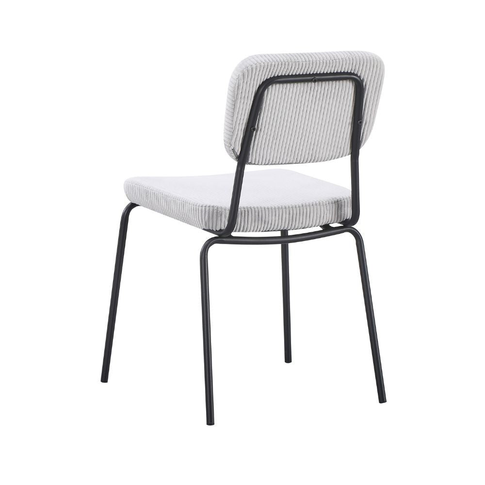 sedia juno in tessuto colore grigio chiaro e struttura in metallo nero, perfetta combinazione di eleganza e comfort