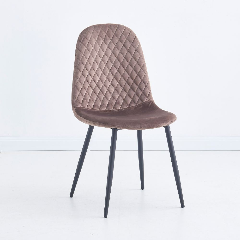 sedia imbottita bretta in vellutino colore taupe e gambe nere, sedia imbottita con rivestimento in tessuto o velluto