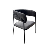 sedia key tessuto grigio fumè e struttura antracite, vista ambientata in soggiorno o sala da pranzo