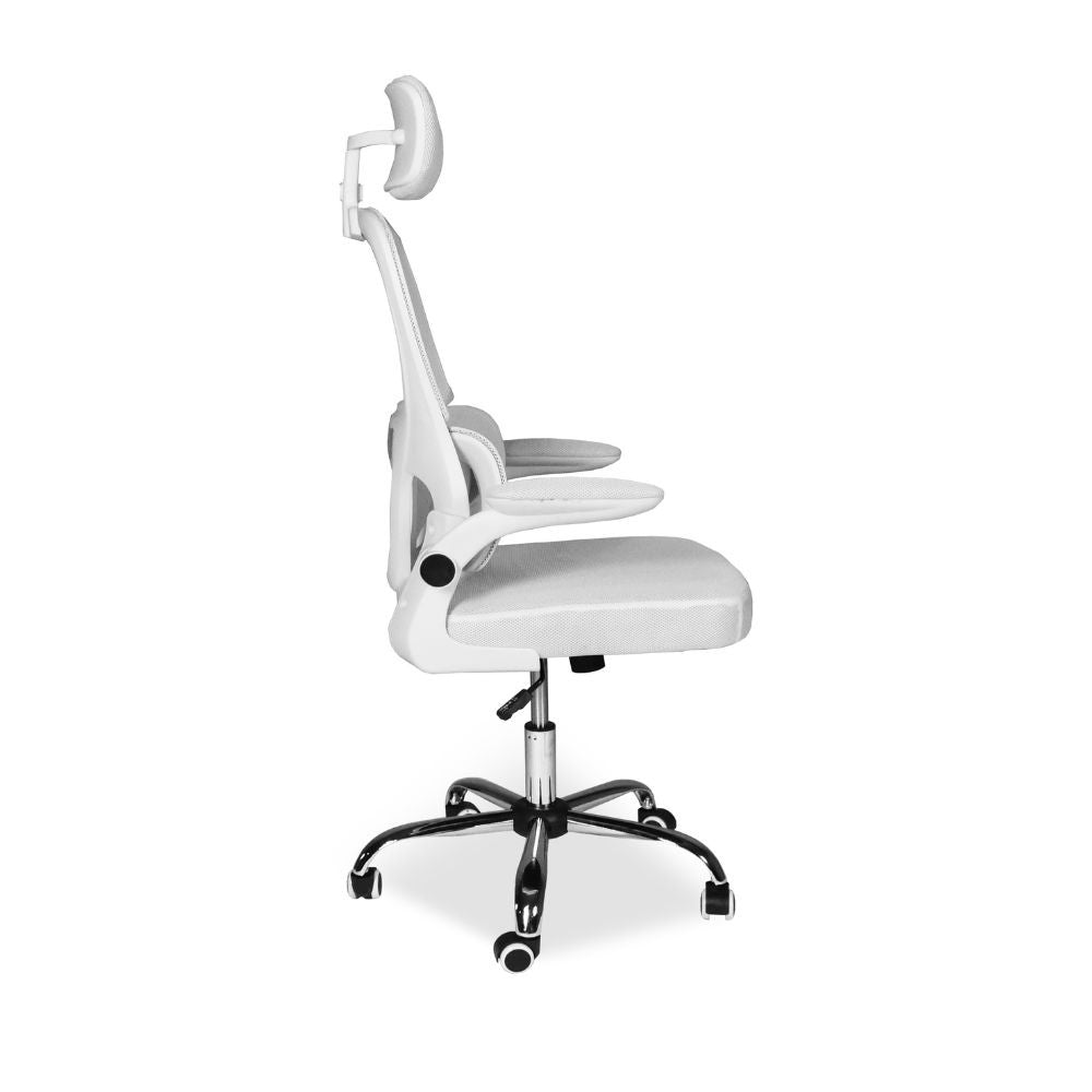 sedia da ufficio ergonomica vibes con tessuto a rete bianco con base cromata, perfetta per lunghe sessioni di lavoro al computer