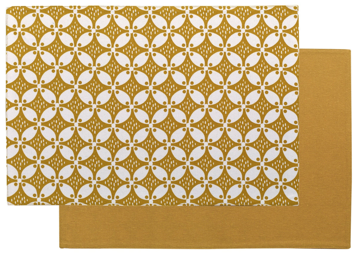 set da tavola rivestito riciclato fatou mais, colore mais, taglia 33 x 48. coordinato da tavola piegato con vista completa su sfondo neutro