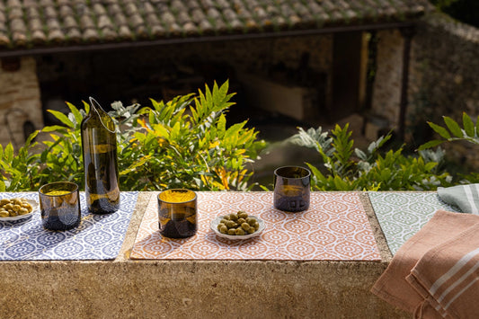 set da tavola rivestito riciclato citrus terracotta, colore terracotta, taglia 33 x 48. realizzato in 80% cotone riciclato 20% poliestere, unisce estetica e funzionalità per ogni pasto