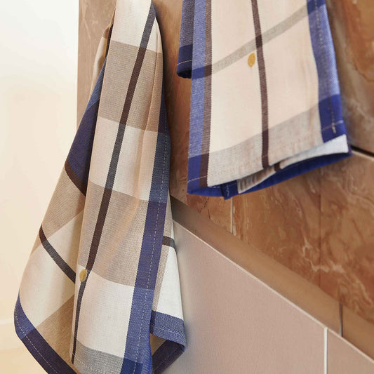 set di 2 strofinacci archie indaco, colore indaco, taglia 50 x 70. confezionato in 100% cotone bio, assorbenza e resistenza per ogni esigenza in cucina