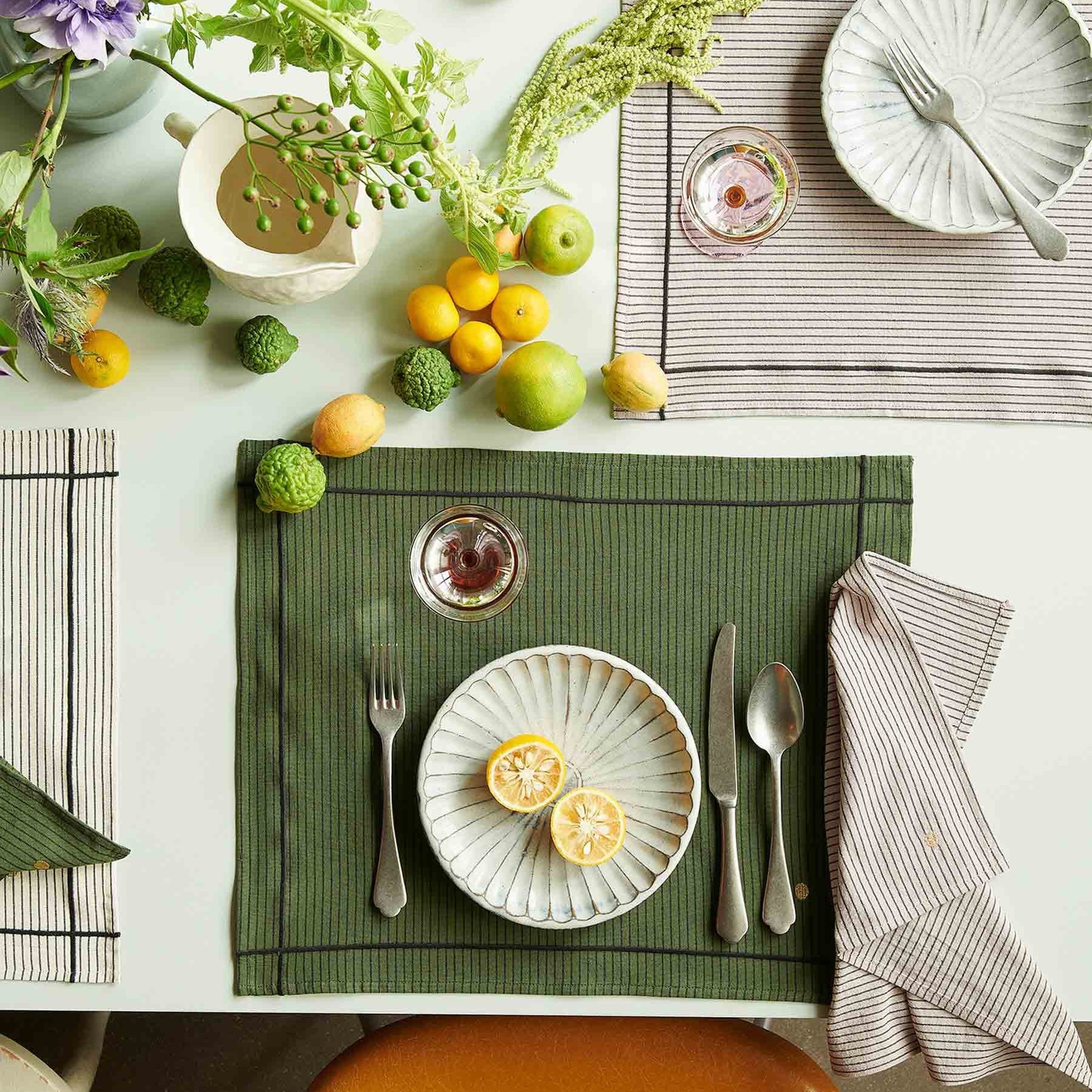 set di 2 tovagliette leonie muschio, colore muschio, taglia 40 x 50. protegge la superficie del tavolo con un tocco elegante e sostenibile