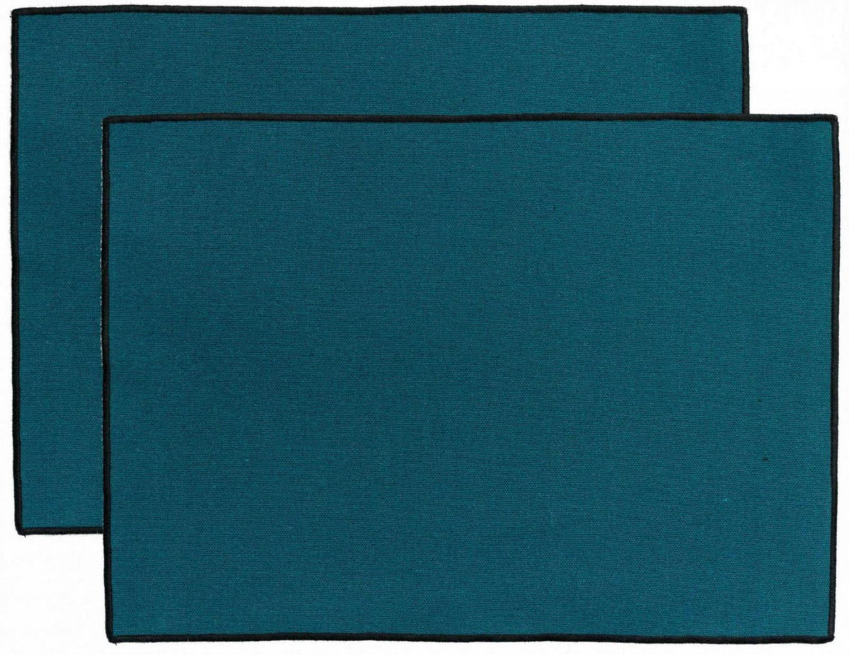 set di 2 tovagliette riciclate laora pavone, colore pavone, taglia 33 x 45. tovaglietta in tessuto naturale perfettamente disposta su tavolo in legno