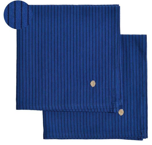 set di 2 tovaglioli leonie indaco, colore indaco, taglia 40 x 40. tovagliolo piegato con cura su sfondo neutro, dettaglio tessuto e cuciture