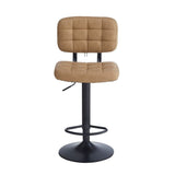 sgabello mavi con seduta e schienale in ecopelle cammello e gamba in metallo nero, vista ambientata accanto a bancone o isola