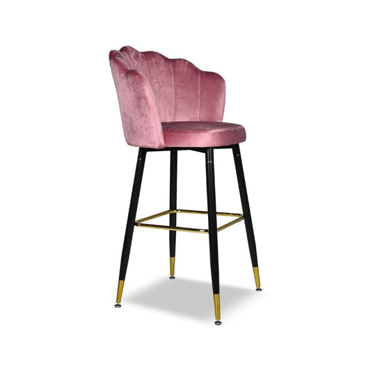 sgabello estro in velluto rosa con terminali dorati, dettaglio della seduta imbottita o in legno