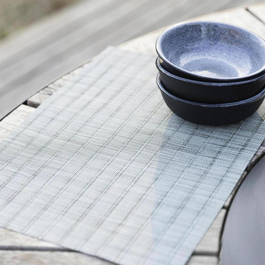 set da tavola manoka uragano, colore uragano, taglia 33 x 45. realizzato in 75% pvc 25% poliestere, perfetto per una tavola curata ed elegante