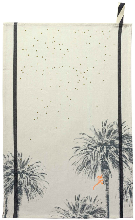 strofinaccio pamela ecru, colore ecru, taglia 50 x 70. strofinaccio piegato su fondo neutro per mostrare texture e finiture 1227