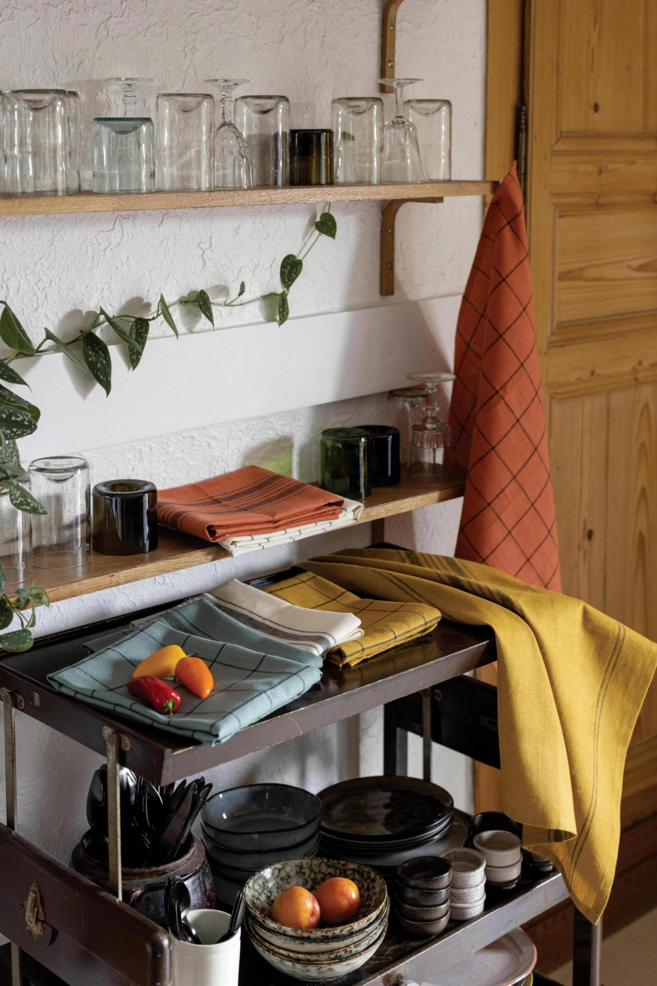 strofinaccio karma ecru/nero, colore ecru/nero, taglia 55 x 75. pratico e assorbente, perfetto per asciugare piatti e stoviglie