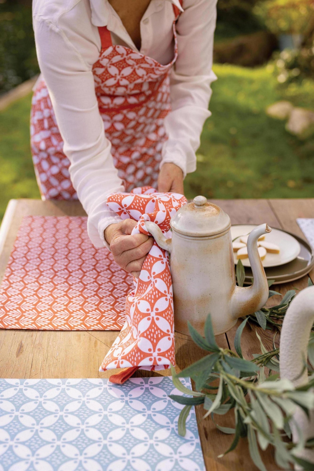 strofinaccio riciclato fatou corallo, colore corallo, taglia 50 x 70. ideale per mantenere la cucina pulita e ordinata