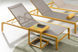 set di 2 tavolini rettangolari konnor in alluminio giallo senape, design compatto e facile da spostare