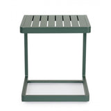 set di 2 tavolini rettangolari konnor in alluminio verde scuro, vista ambientata su terrazza o veranda