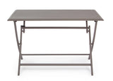 tavolo elin pieghevole tortora 110×70 cm, ambientazione in giardino con sedie coordinate
