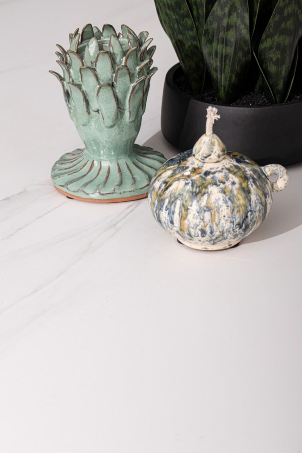 tavolo fisso alcora in pietra naturale e struttura in alluminio bianca 180×90 cm, design resistente e dal look naturale