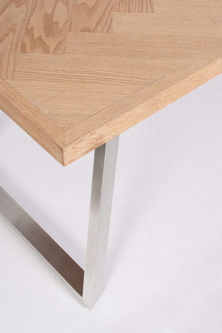 tavolo dukat in legno naturale e gambe in acciaio 180 x 90 cm, vista ambientata con sedie abbinate