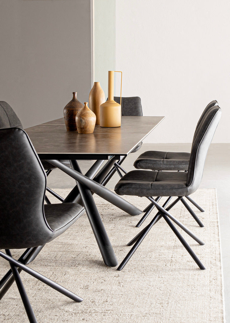 tavolo seyfert in ceramica marrone e gambe in acciaio nero, allungabile 160 x 90 cm – 220 x 90 cm, ambientazione d’arredo...