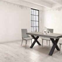 Tavolo PANZANO in legno, finitura grigio cemento e metallo verniciato antracite, allungabile 160×90 cm – 250×90 cm