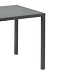 tavolo marsiglia in metallo antracite 70×70 cm, impilabile, ambientazione in giardino con sedie coordinate