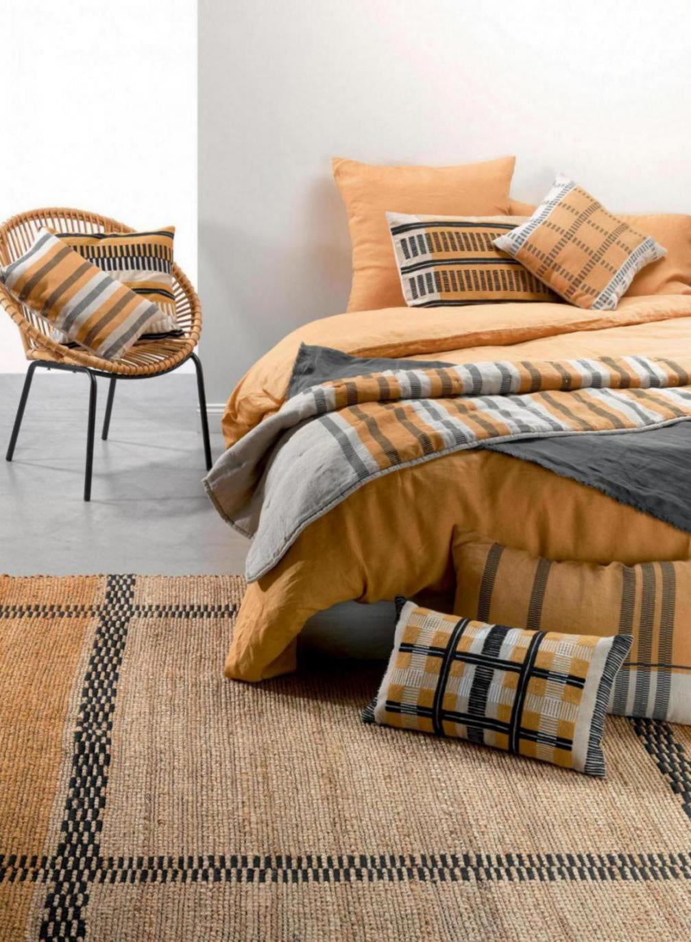 tappeto eden ocra, colore ocra, taglia 160 x 230. design esclusivo che unisce estetica e funzionalità per la casa moderna