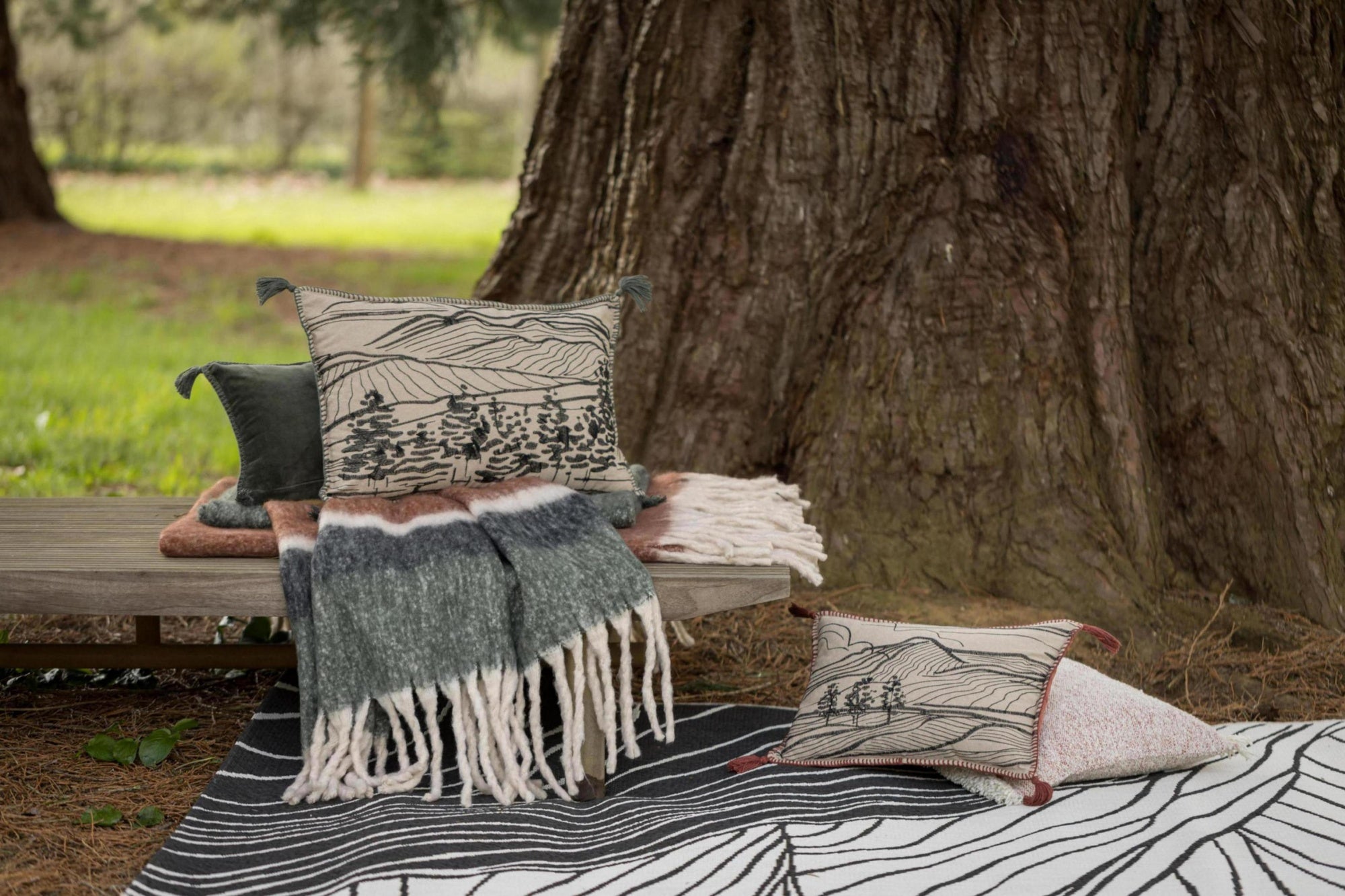 tappeto outdoor dusko tonnerre, colore tonnerre, taglia 160 x 230. dettaglio del prodotto da bagno