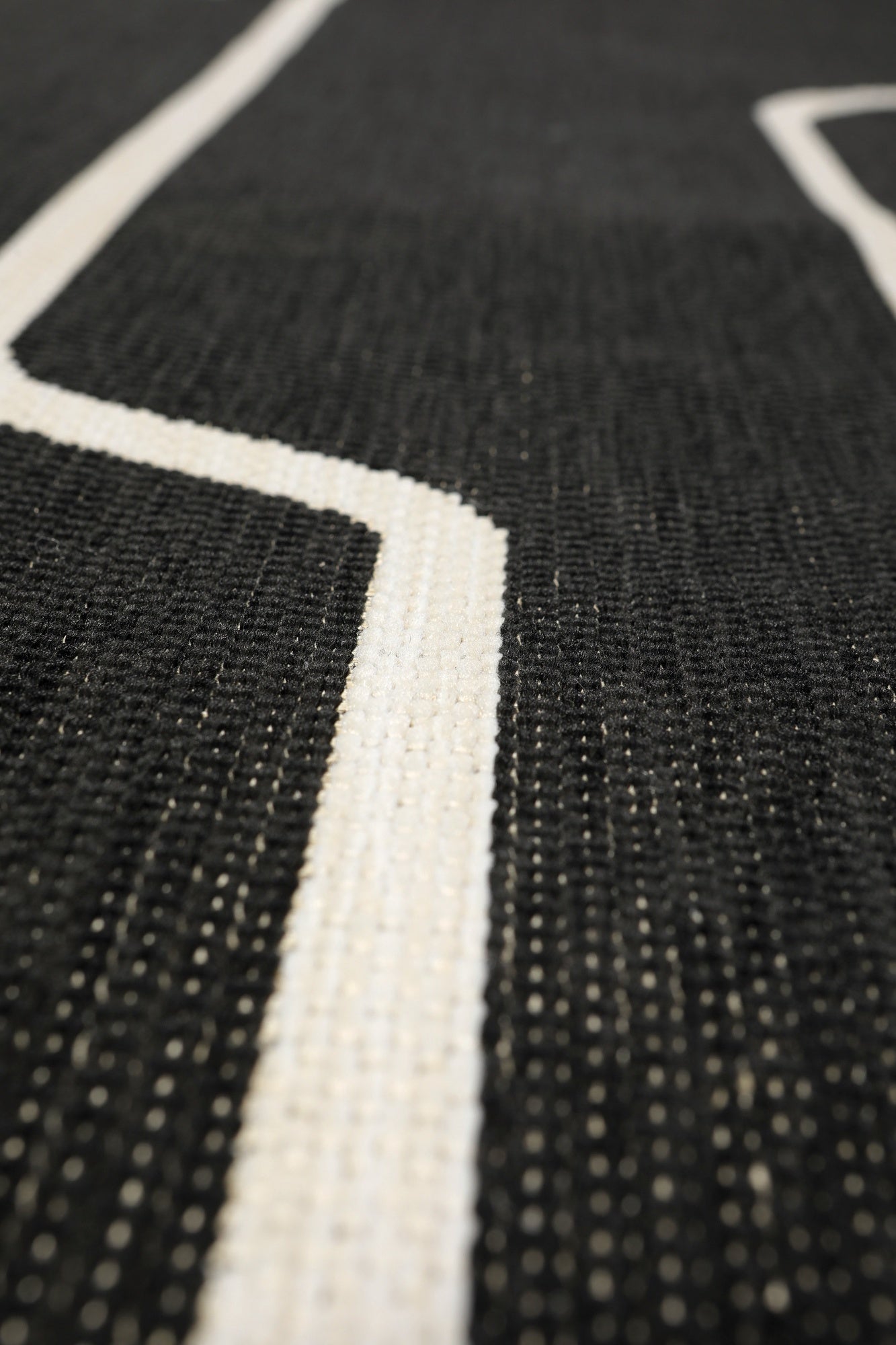 tappeto outdoor damon tonnerre, colore tonnerre, taglia 160 x 230. dettaglio del prodotto da bagno