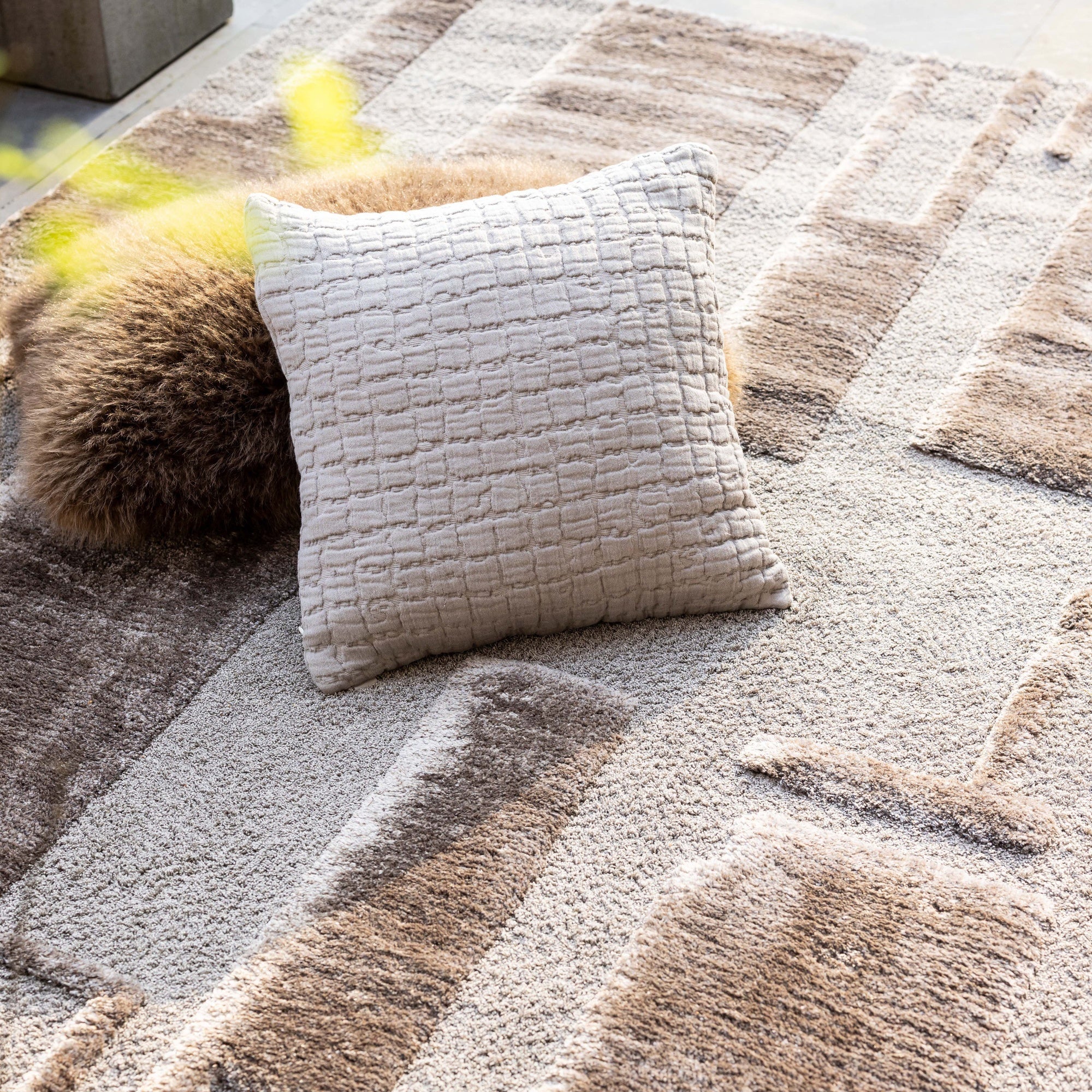 tappeto riciclato louka nocciola, colore nocciola, taglia 160 x 230 x 2. realizzati con fibre naturali per un’impronta ecologica responsabile