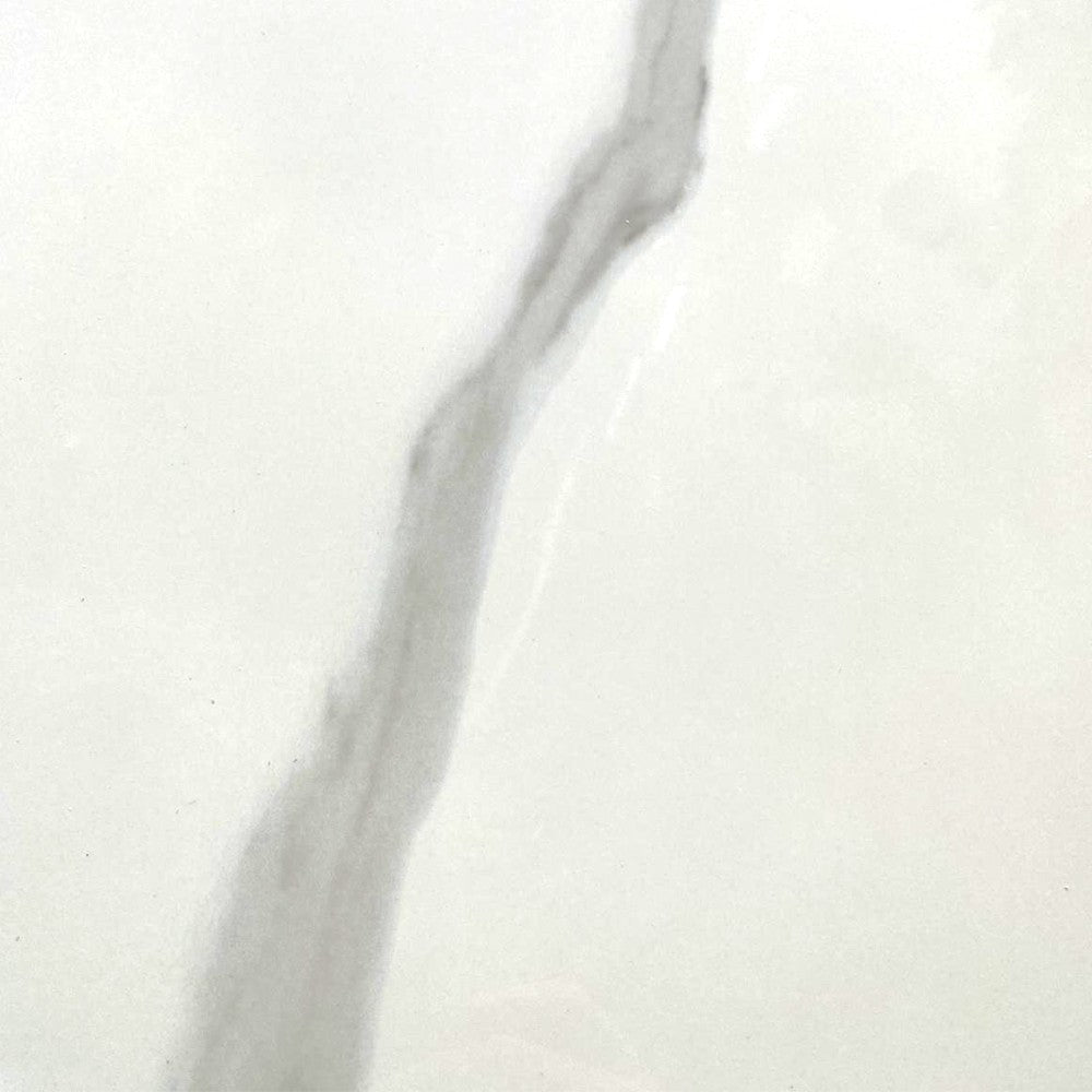 tavolo allungabile kyoto con piano in ceramica effetto marmo bianco lucido e struttura in metallo nero, ideale per ospitare numerosi commensali