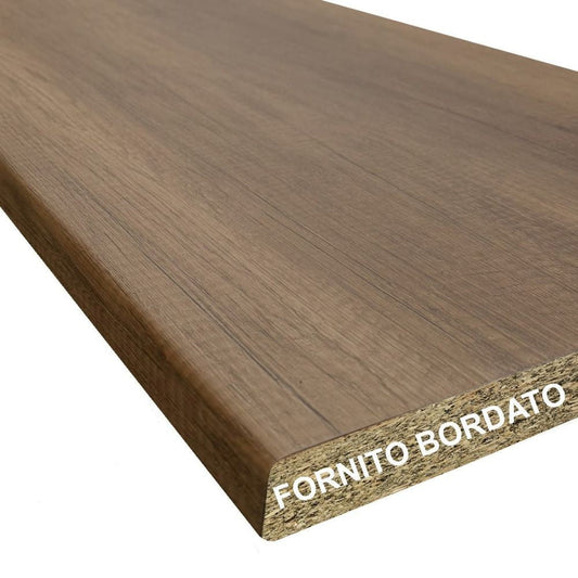 top bordato per cucina non forato colore noce 195x60x3.8 cm, dettaglio della superficie in legno, laminato o pietra