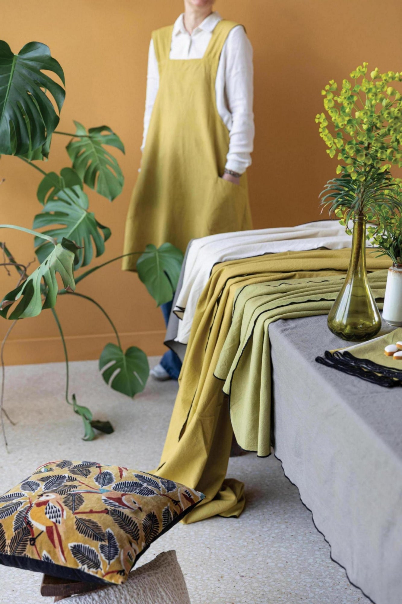 tovaglia riciclata grace khaki, colore khaki, taglia 140 x 140. design classico e versatile per ogni stile di arredamento