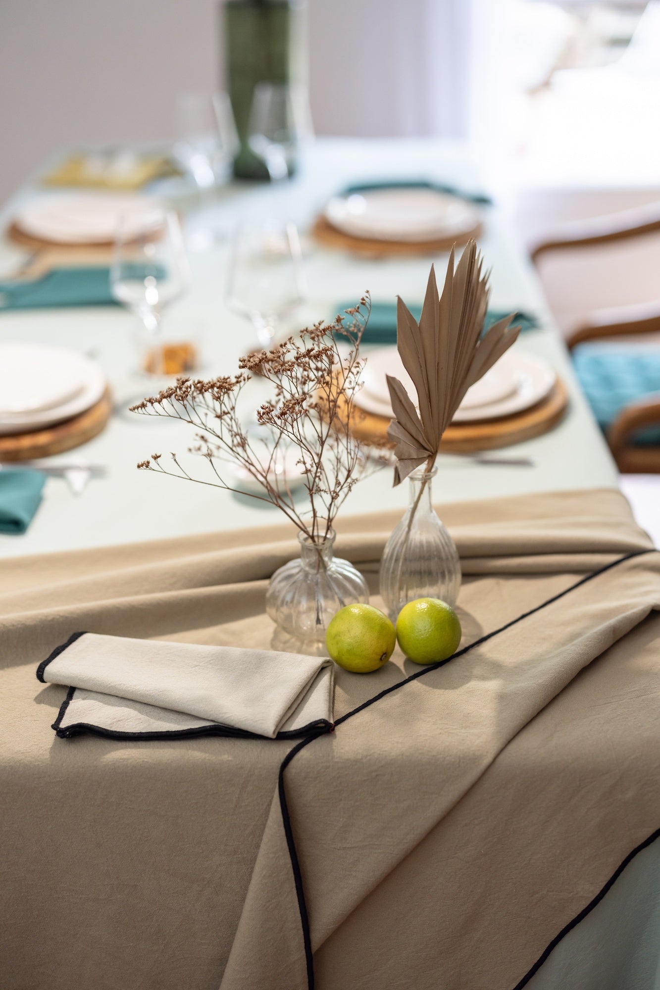 tovaglia riciclata grace cammello, colore cammello, taglia 140 x 140. realizzata in 100% cotone riciclato, perfetta per un’arredamento tavola raffinato e duraturo