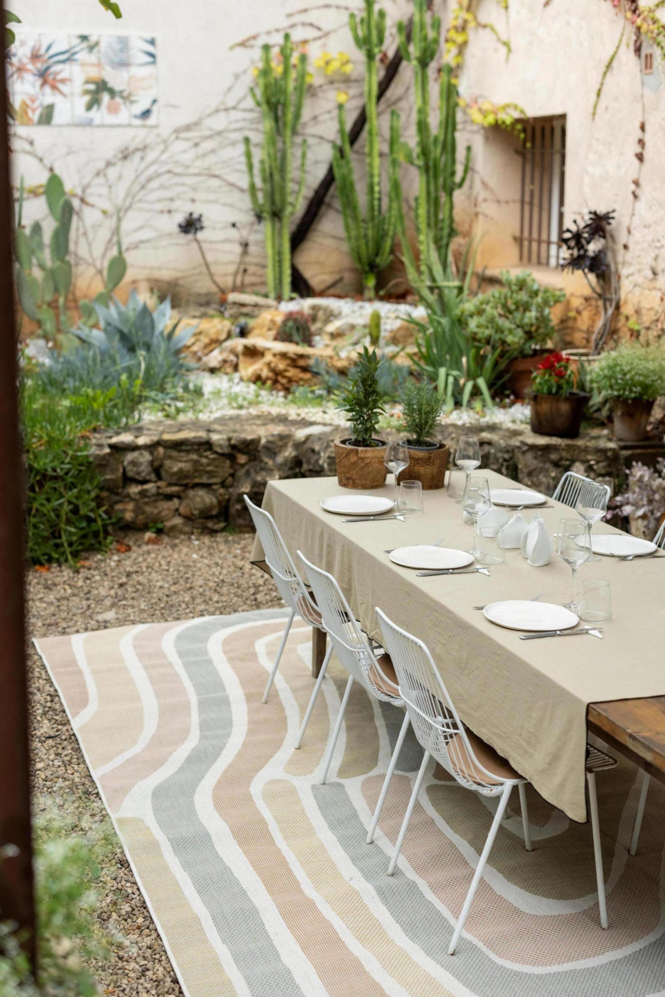 tovaglia riciclata grace cammello, colore cammello, taglia 140 x 250. tessuto resistente e facile da pulire per un uso quotidiano