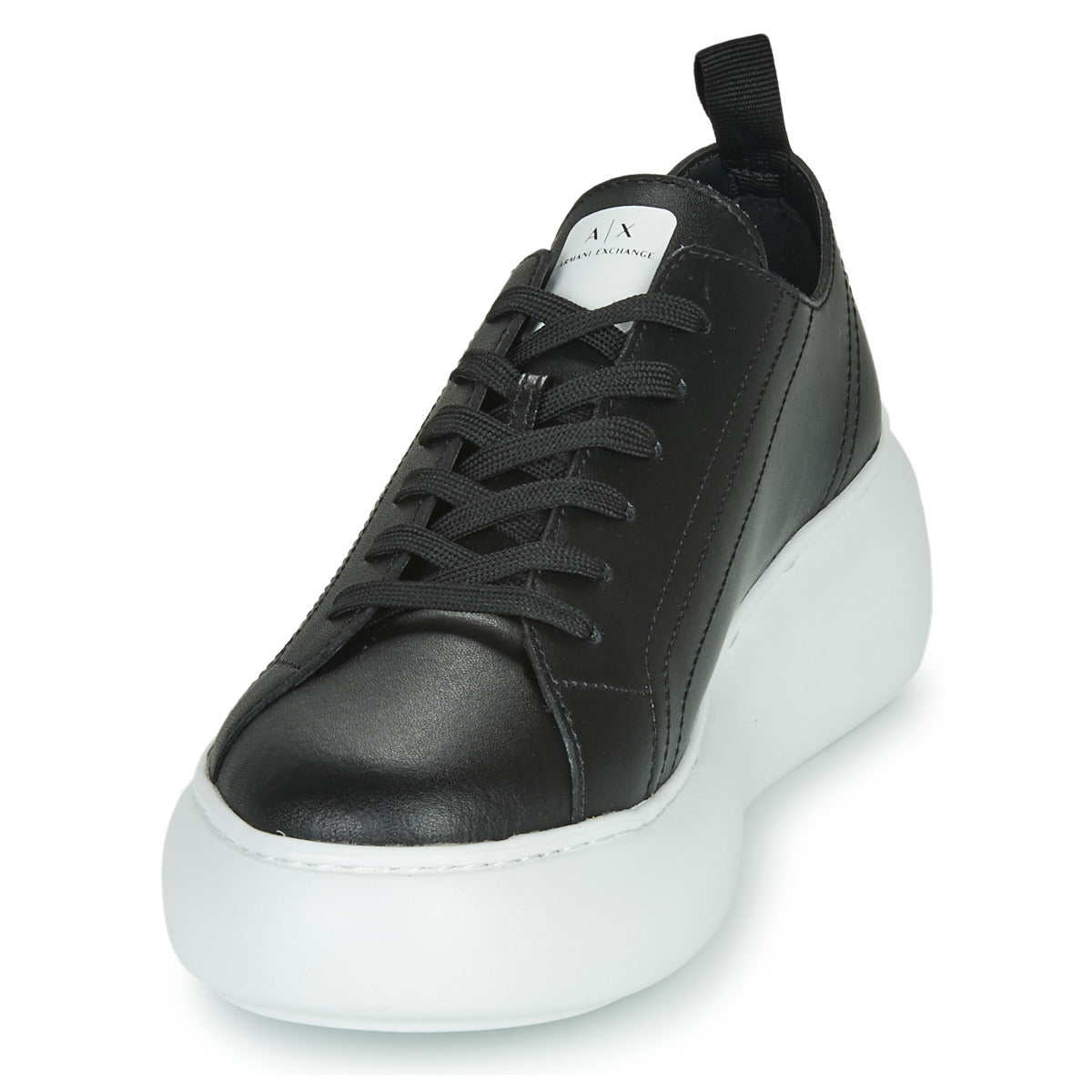 Sneakers basse donne Armani Exchange  XCC64-XDX043  Nero 