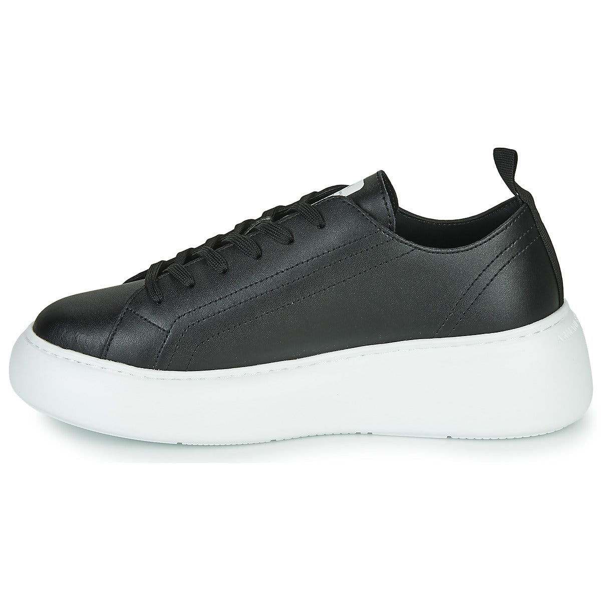 Sneakers basse donne Armani Exchange  XCC64-XDX043  Nero 